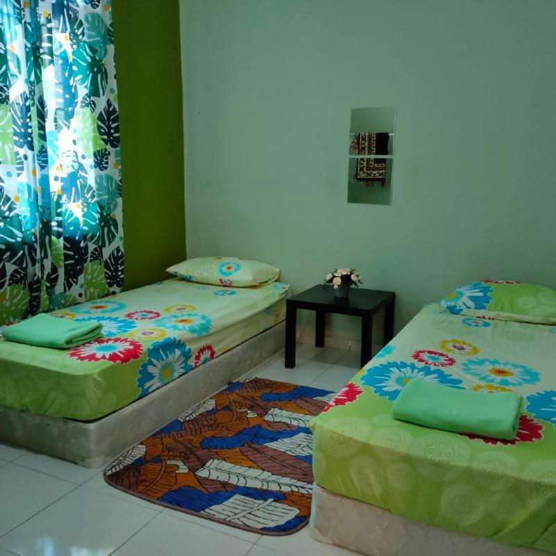 D'Q Putra Homestay Melaka  Luaran gambar